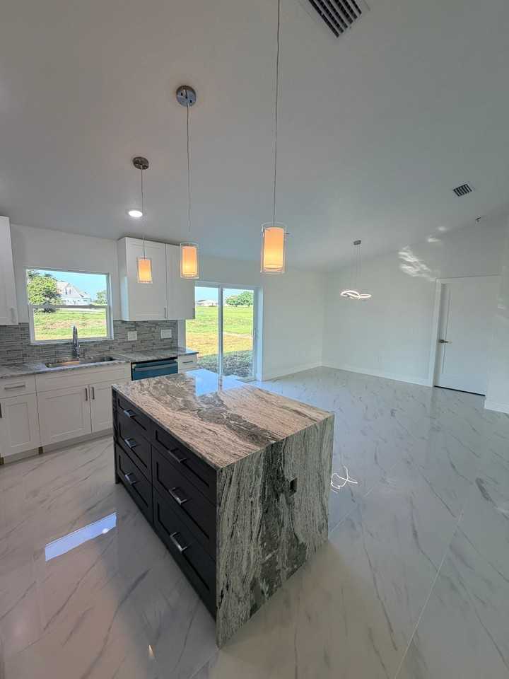 7016 Golf Club Dr - Photo 3 of 21
