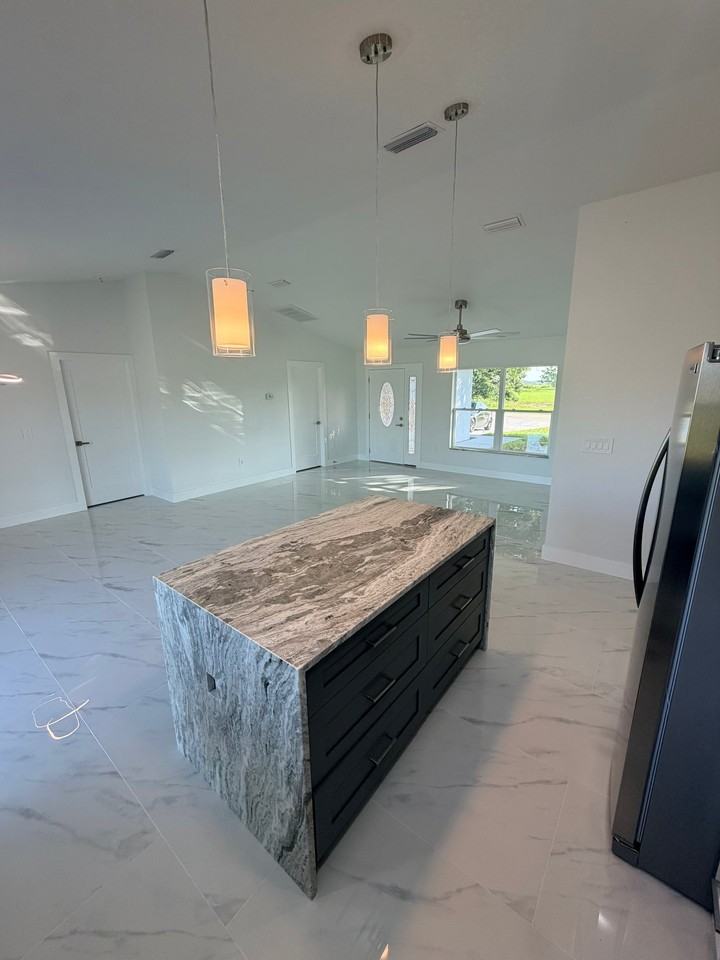 7016 Golf Club Dr - Photo 4 of 21