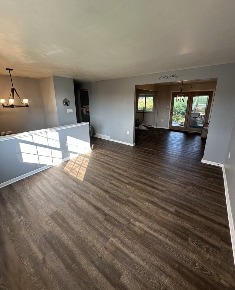 1681 Morris Ave - Photo 3 of 11