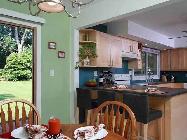 8526 Emerson Ave S - Photo 4 of 13