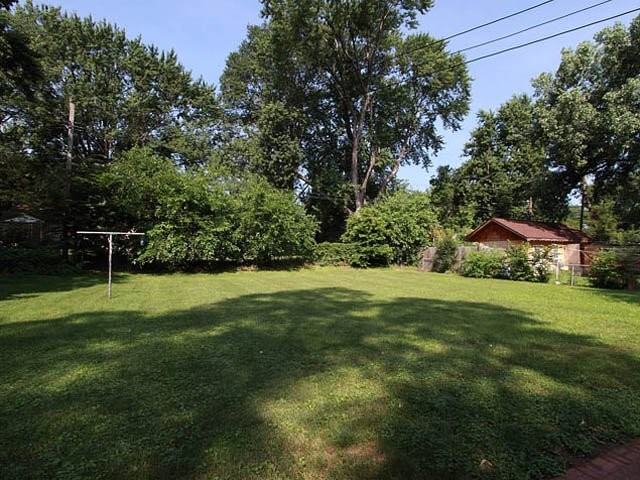8526 Emerson Ave S - Photo 7 of 13