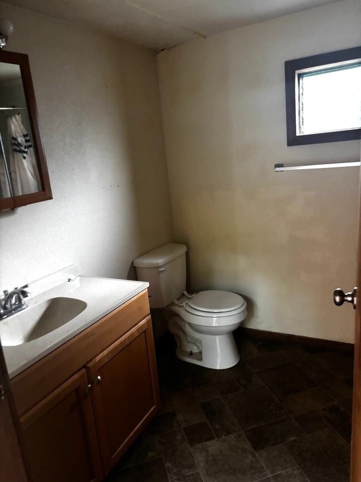 1294 Glendale Ave - Photo 6 of 7