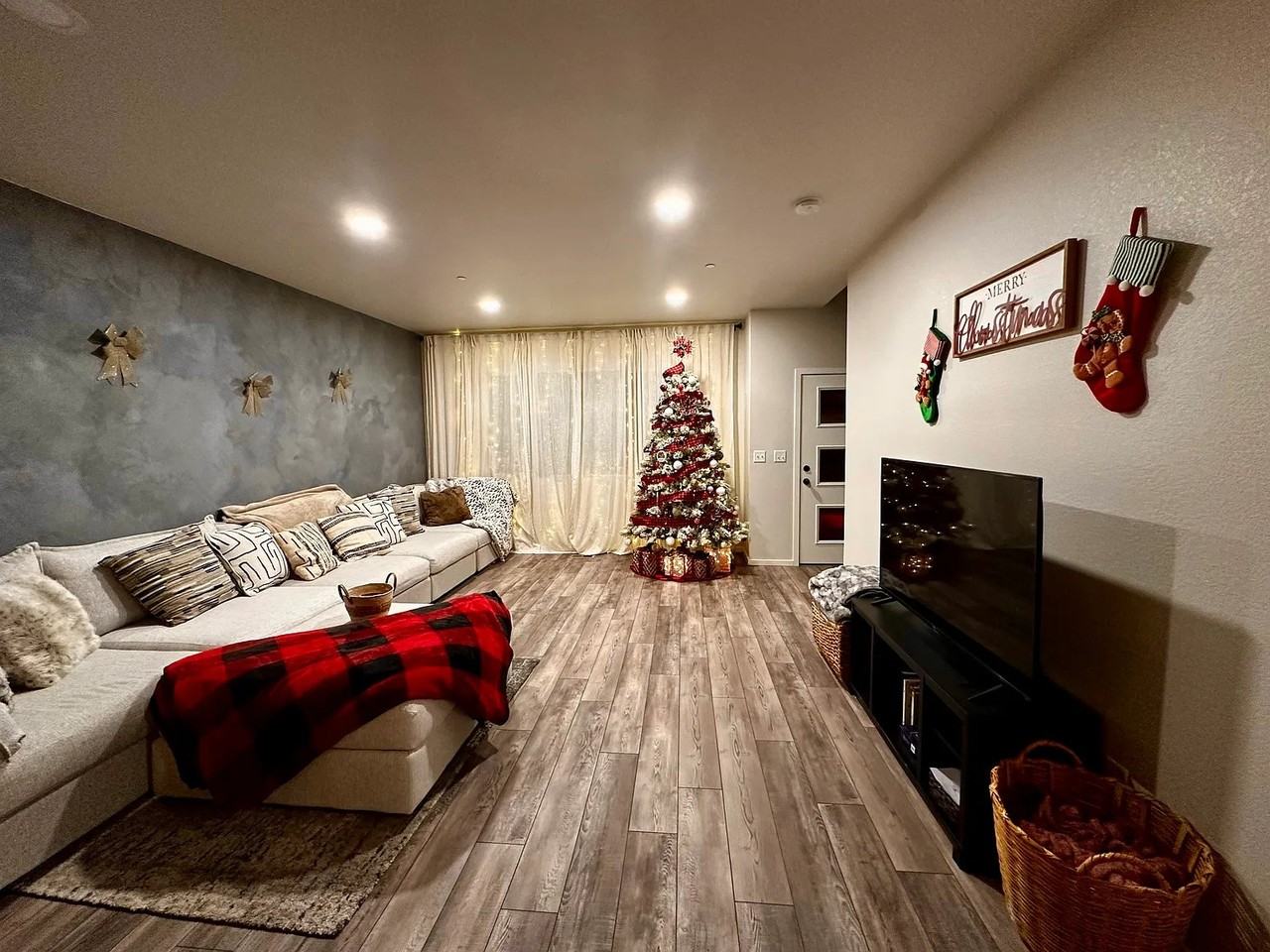 2944 Barnstormer St #4 - Photo 2 of 20