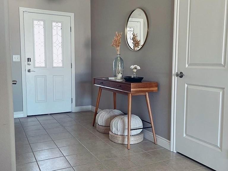 5909 Crestfields Rd - Photo 2 of 11