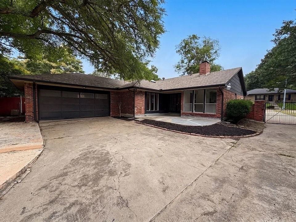 722 S Forest Ln - Photo 2 of 10