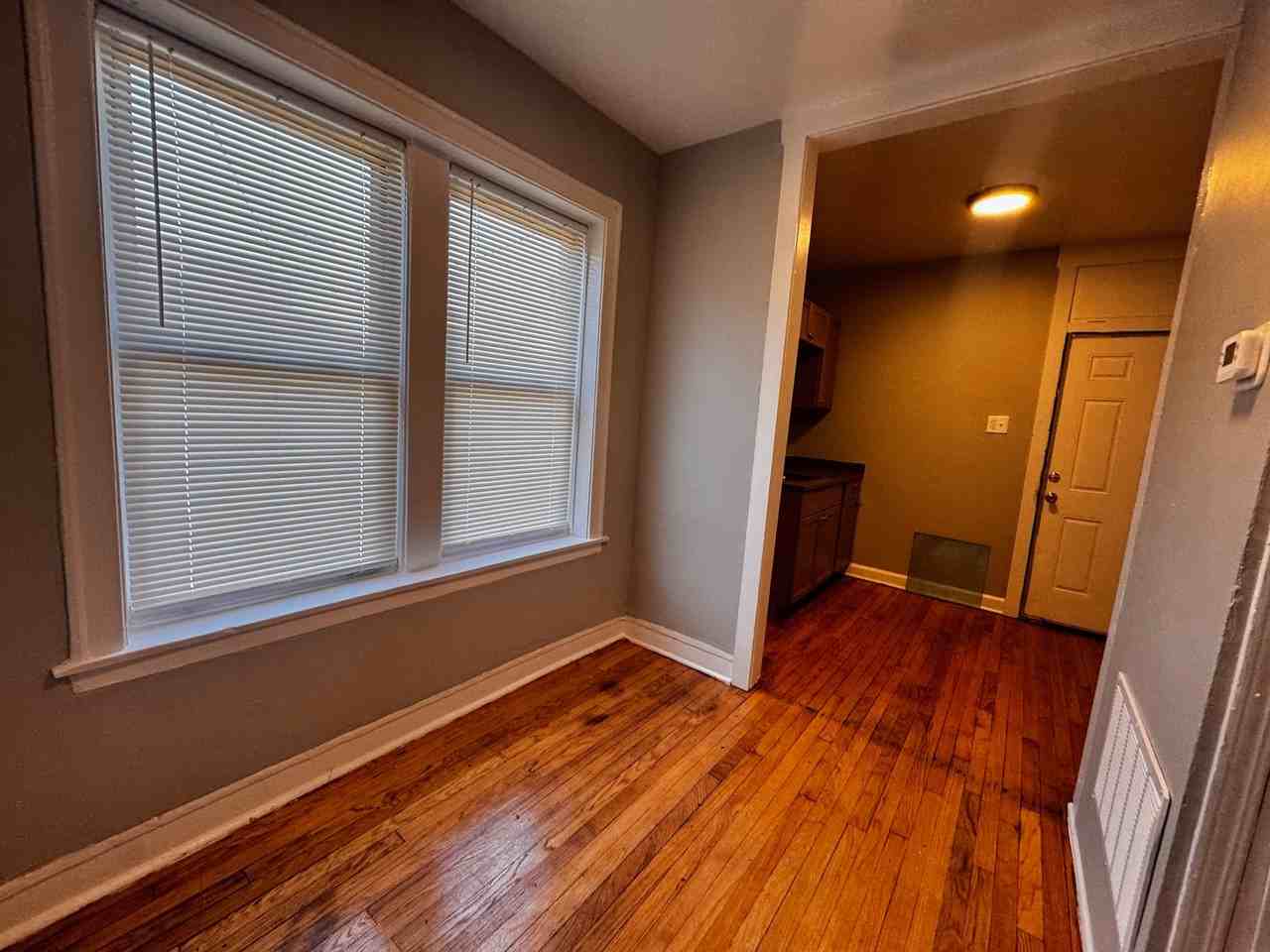3723 W Grand Ave #3723-1 - Photo 7 of 8