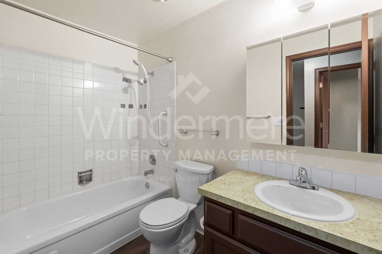 6017 N Atlantic St - Photo 2 of 11