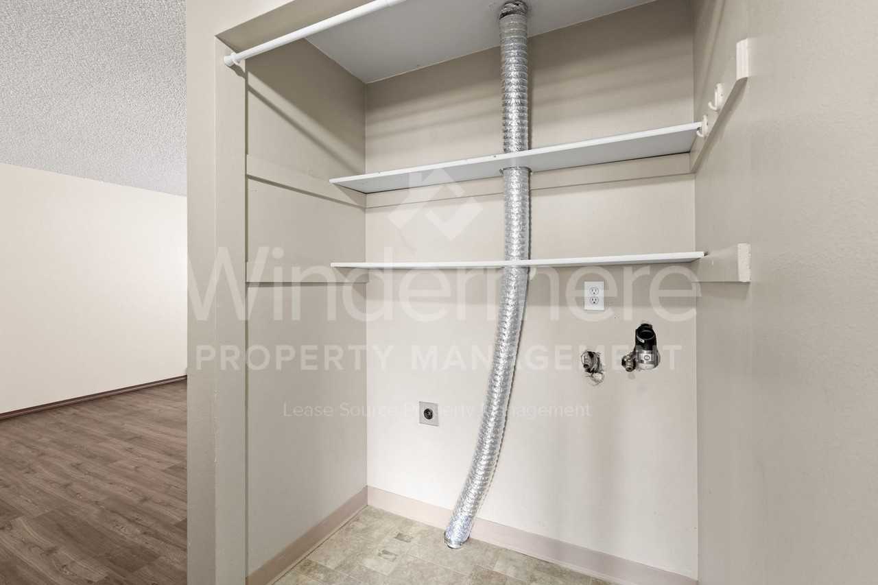 6017 N Atlantic St - Photo 4 of 11