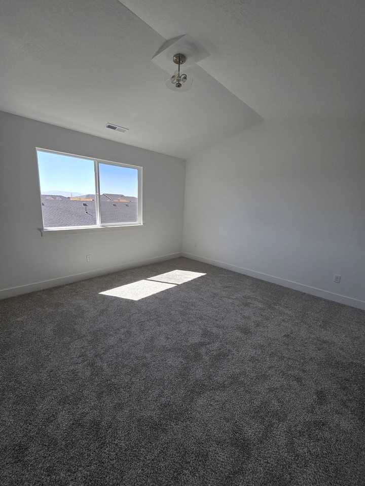 4816 S Heartwood Rd - Photo 2 of 10