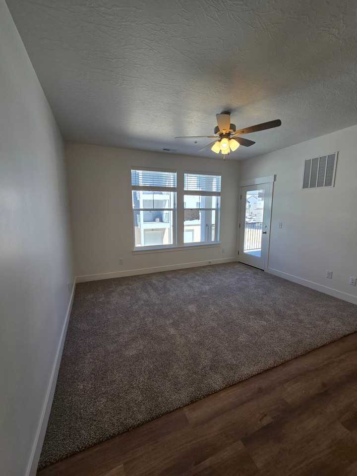 4668 S Olive Ave - Photo 4 of 16