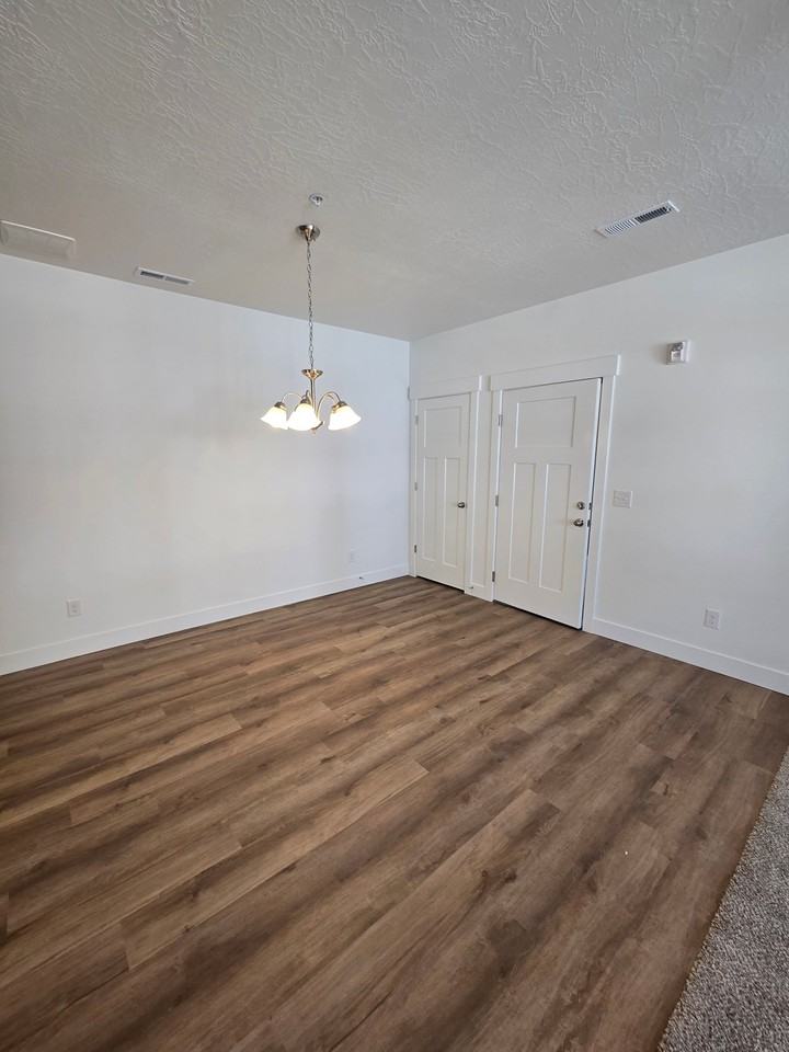 4668 S Olive Ave - Photo 5 of 16