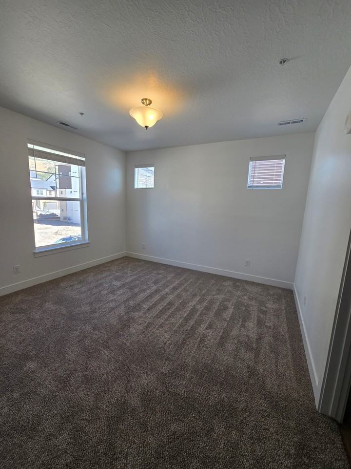 4668 S Olive Ave - Photo 7 of 16