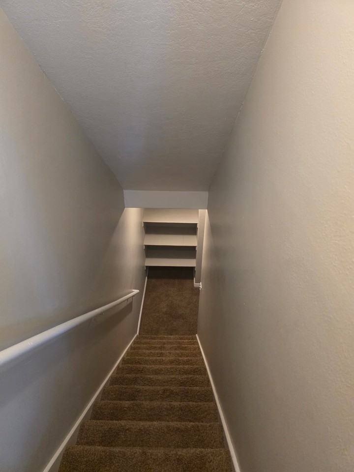 1486 E St - Photo 6 of 20