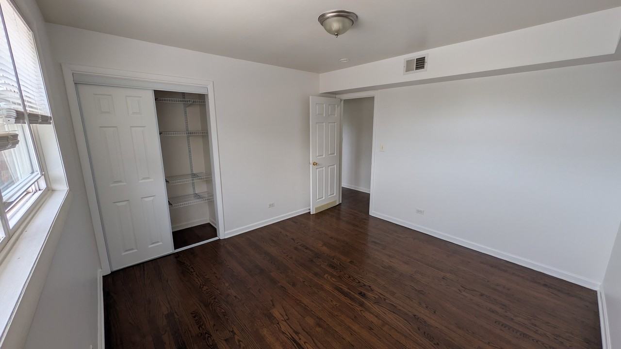 2654 W Rascher Ave #303 - Photo 2 of 16
