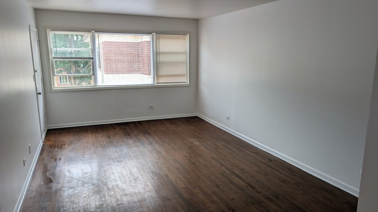 2654 W Rascher Ave #303 - Photo 6 of 16