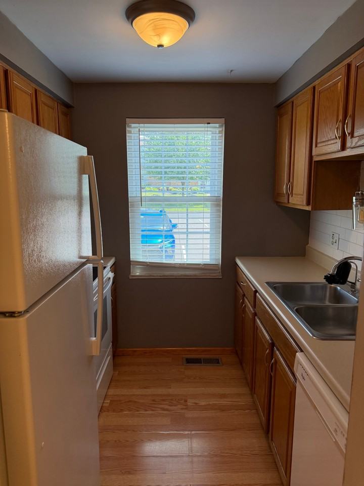 312 Bellford Ct - Photo 4 of 20