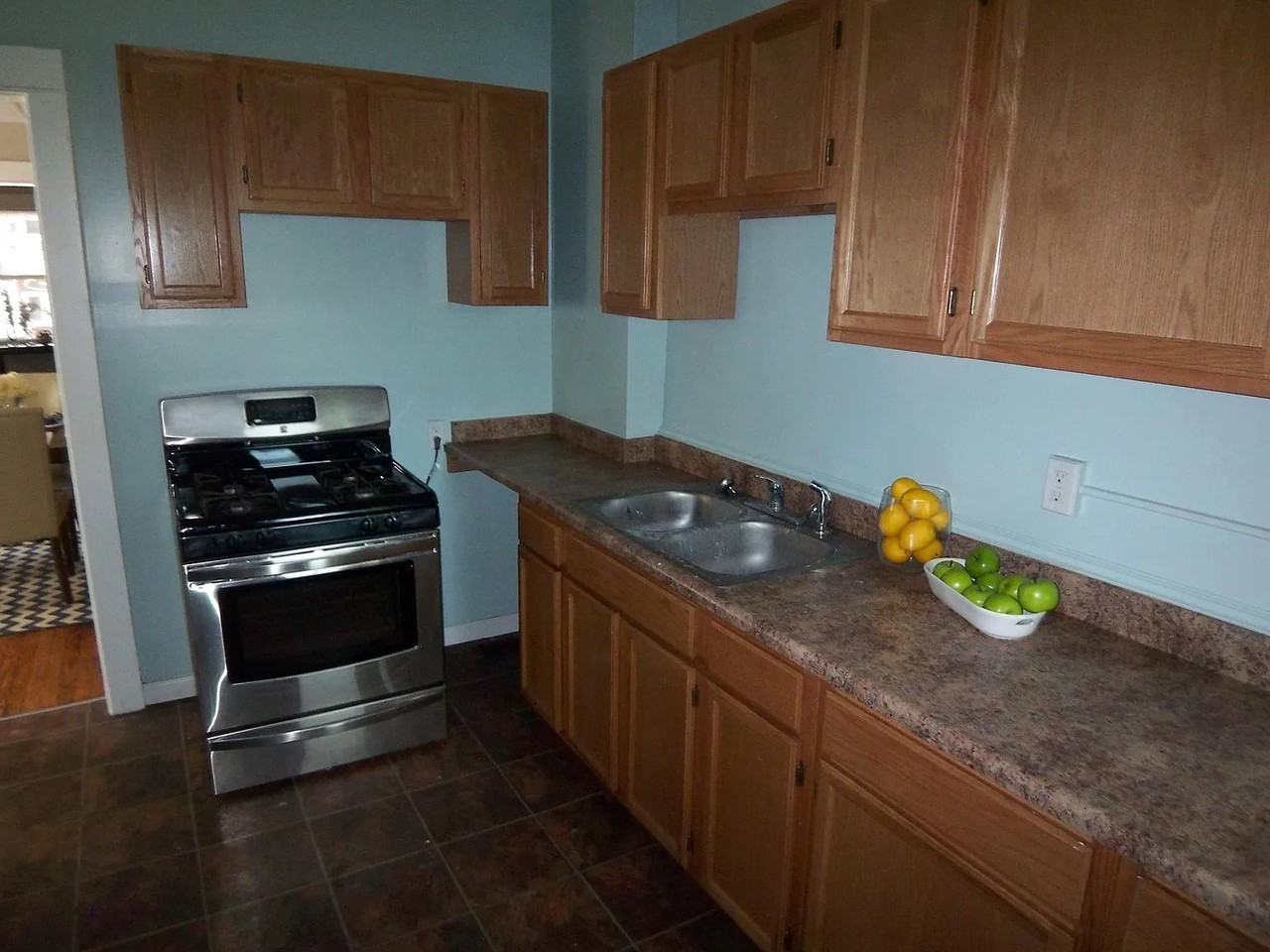 1118 S Plymouth Ave - Photo 6 of 10