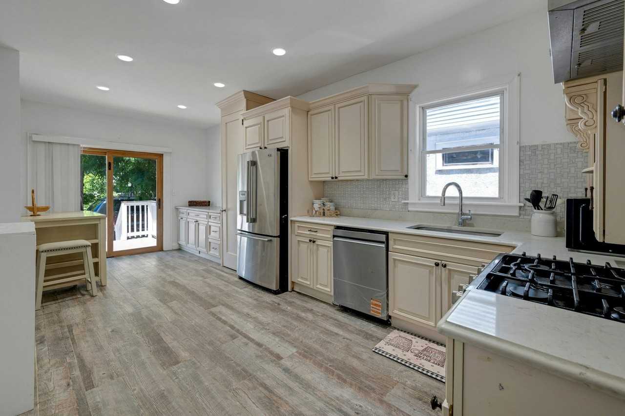 127 S Burnett St #2 - Photo 2 of 8