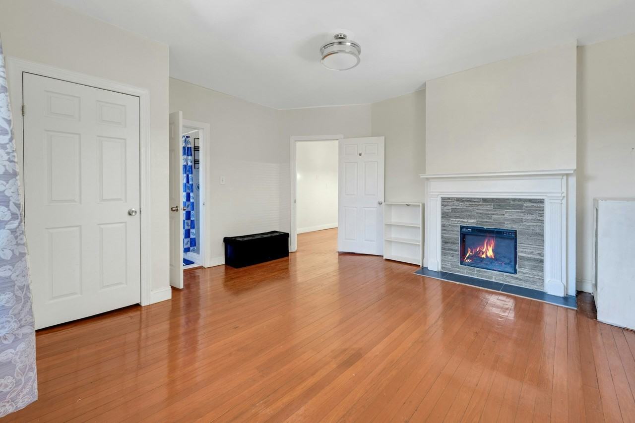 127 S Burnett St #2 - Photo 3 of 8