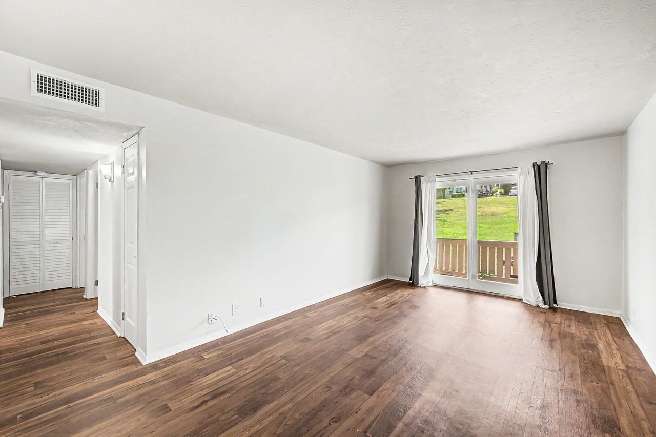 709 Ashlawn Pl - Photo 3 of 20