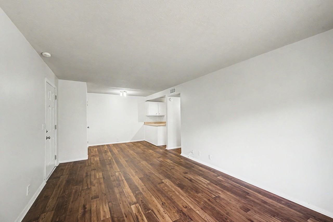 709 Ashlawn Pl - Photo 5 of 20