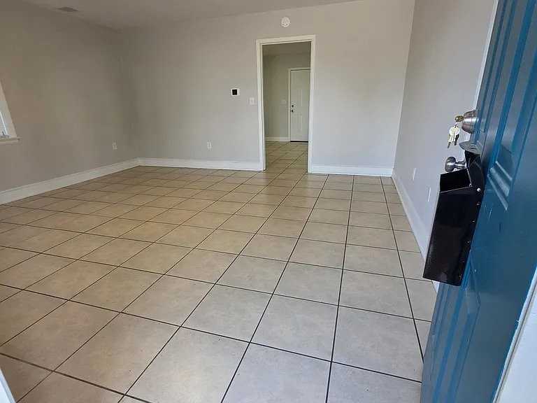 342 W Palmetto St #8 - Photo 3 of 3