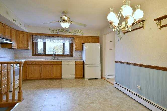 5528 W 103rd Pl - Photo 7 of 19