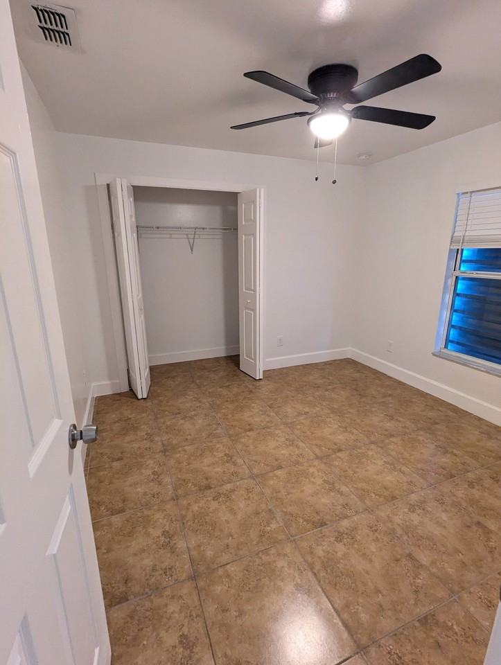 105 Terry Ave N - Photo 6 of 20