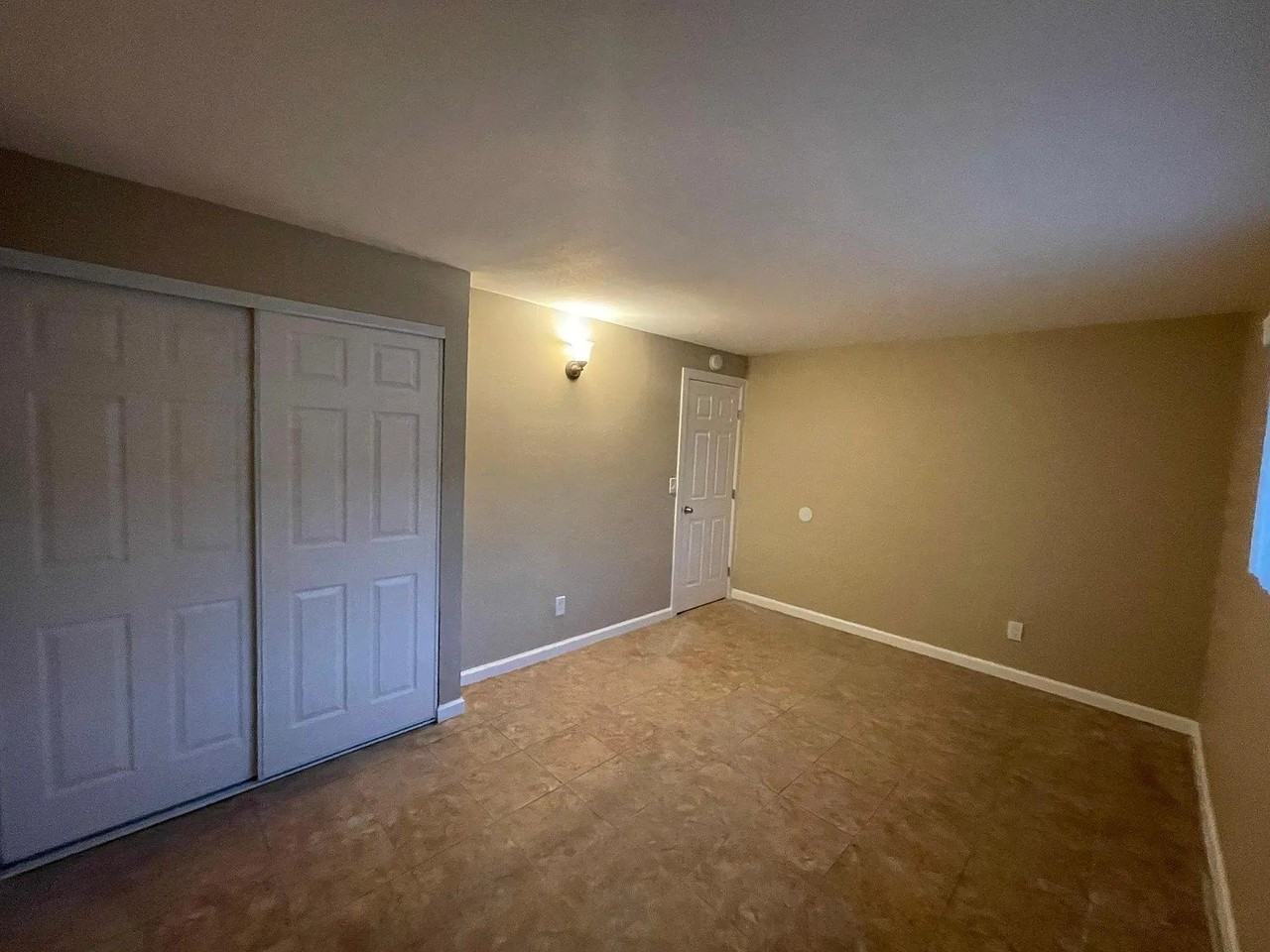 1000 Mojave Dr - Photo 6 of 12