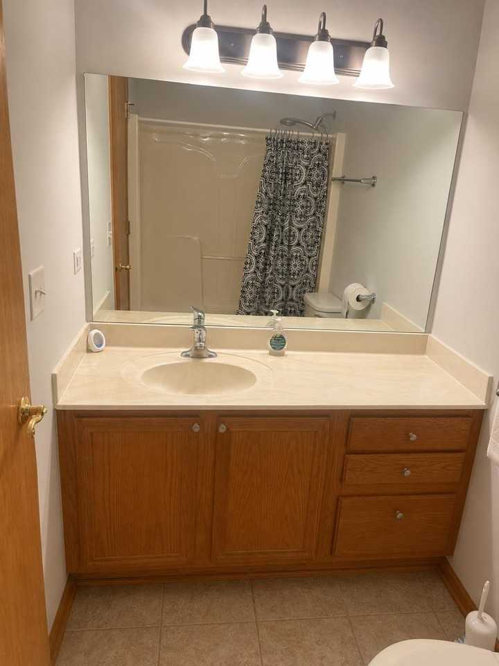 1061 Ashley Ct S #2D - Photo 5 of 6