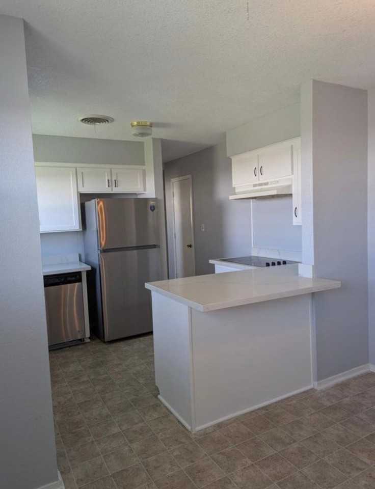5309 Oregon Trl - Photo 2 of 10