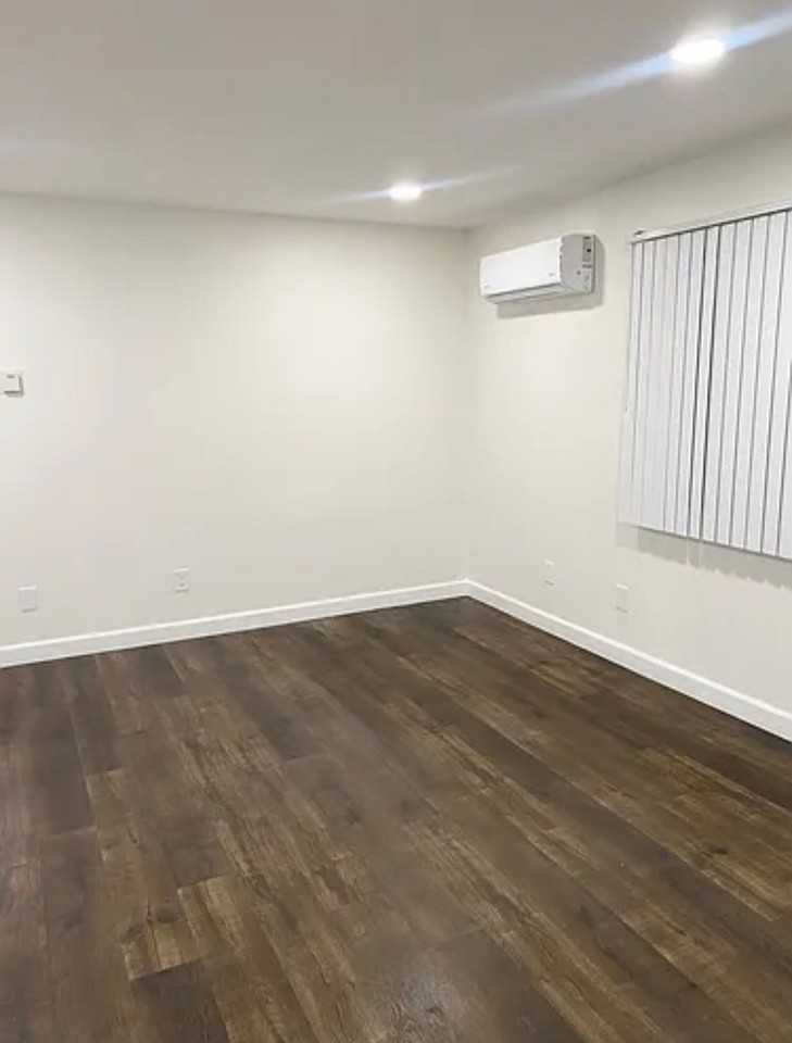 9858 Acacia Ave - Photo 3 of 4