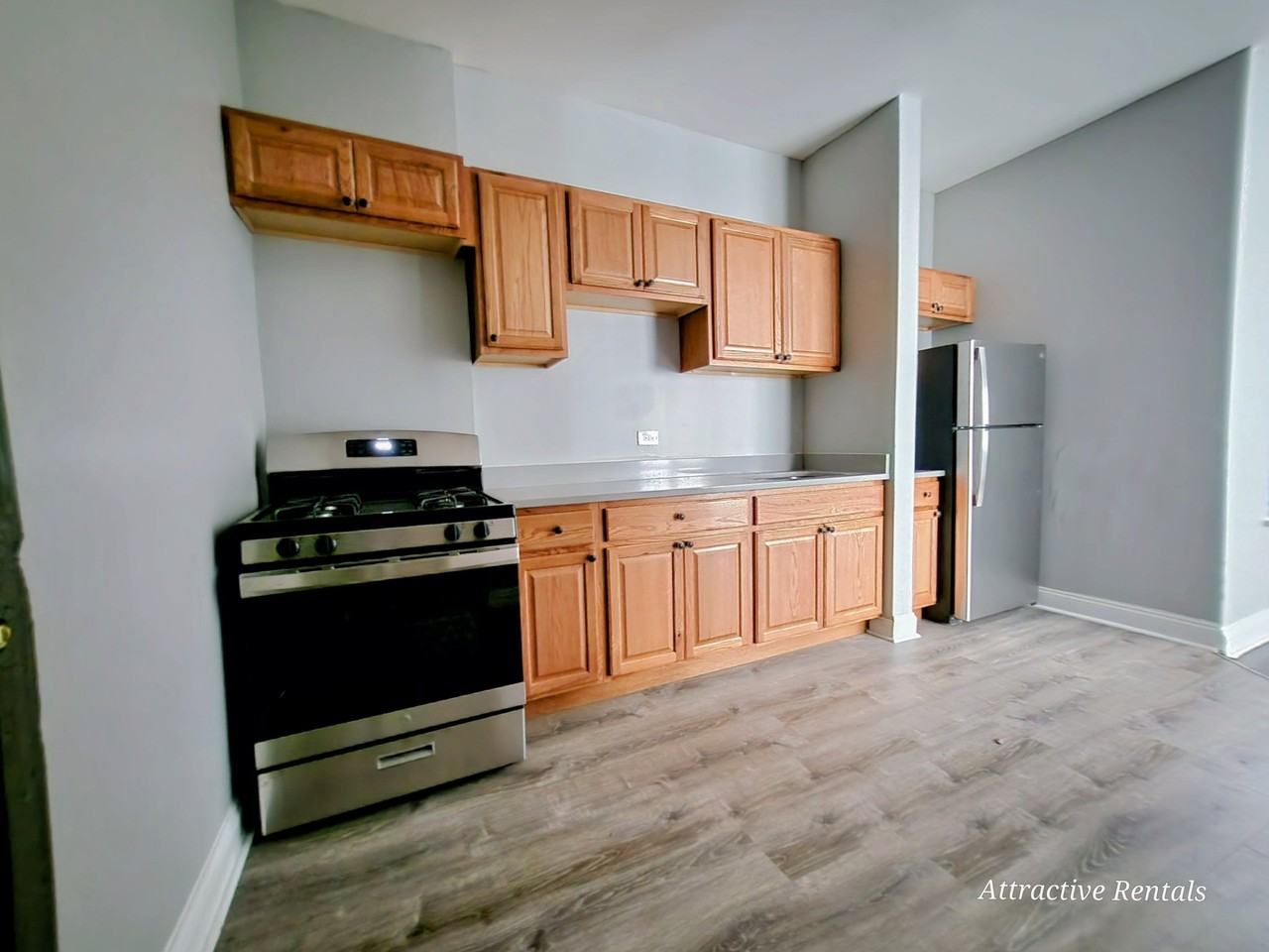6930 S Wabash Ave #1 - Photo 4 of 12
