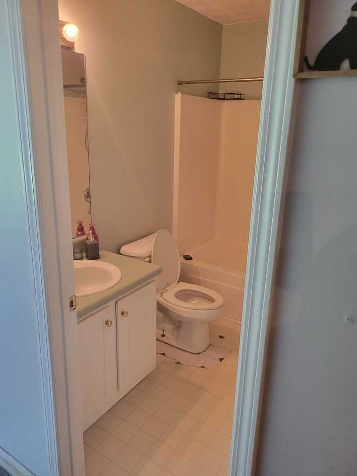 1117 Fairview Rd #2 - Photo 4 of 9