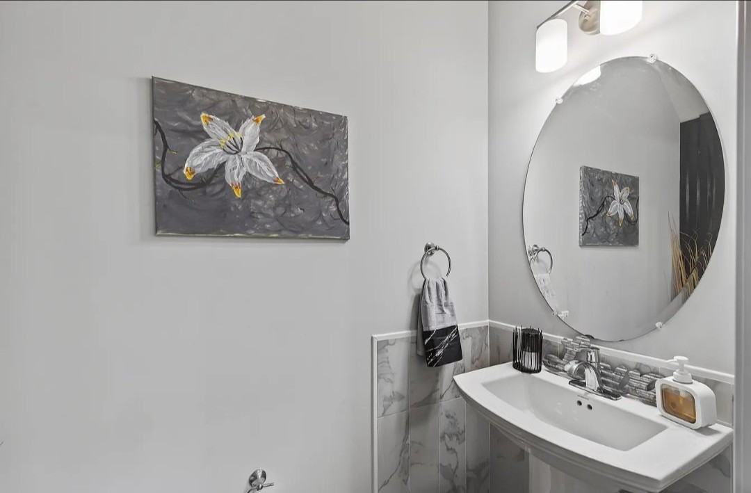 1009 White Marsh Rd - Photo 3 of 13
