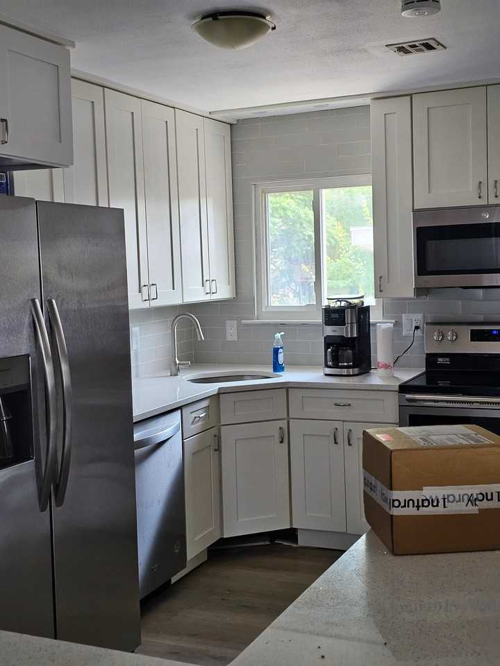 602 College Rd - Photo 4 of 19