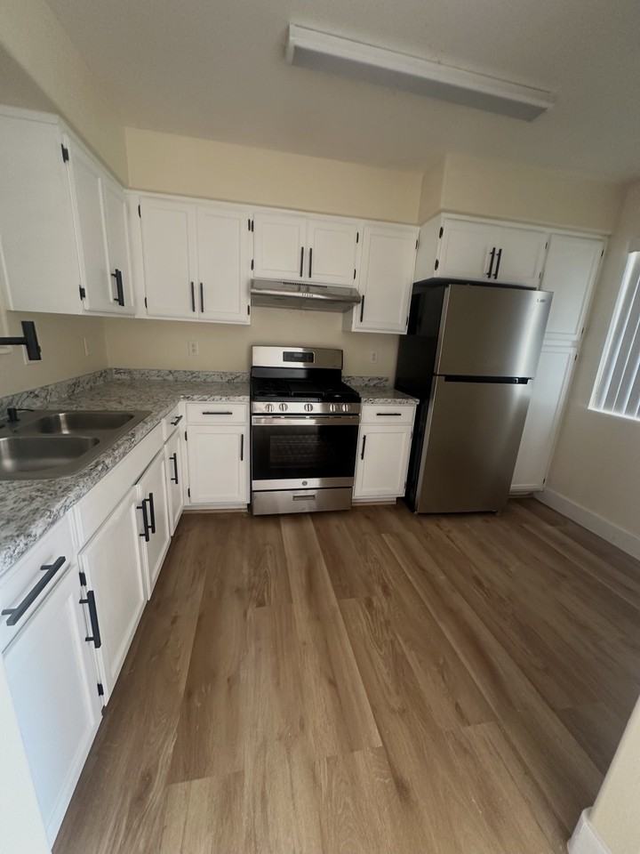 481 W Commercial Ave #O - Photo 5 of 16