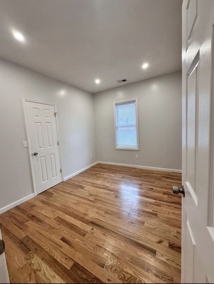 1300 Lincoln St #1R - Photo 4 of 6