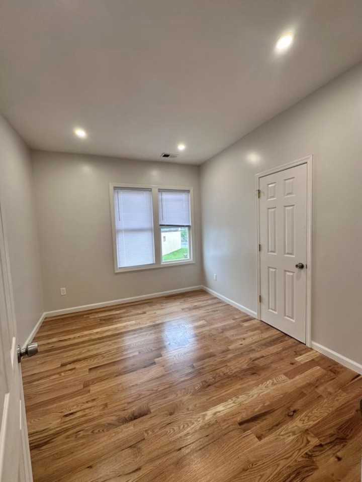 1300 Lincoln St #1R - Photo 5 of 6