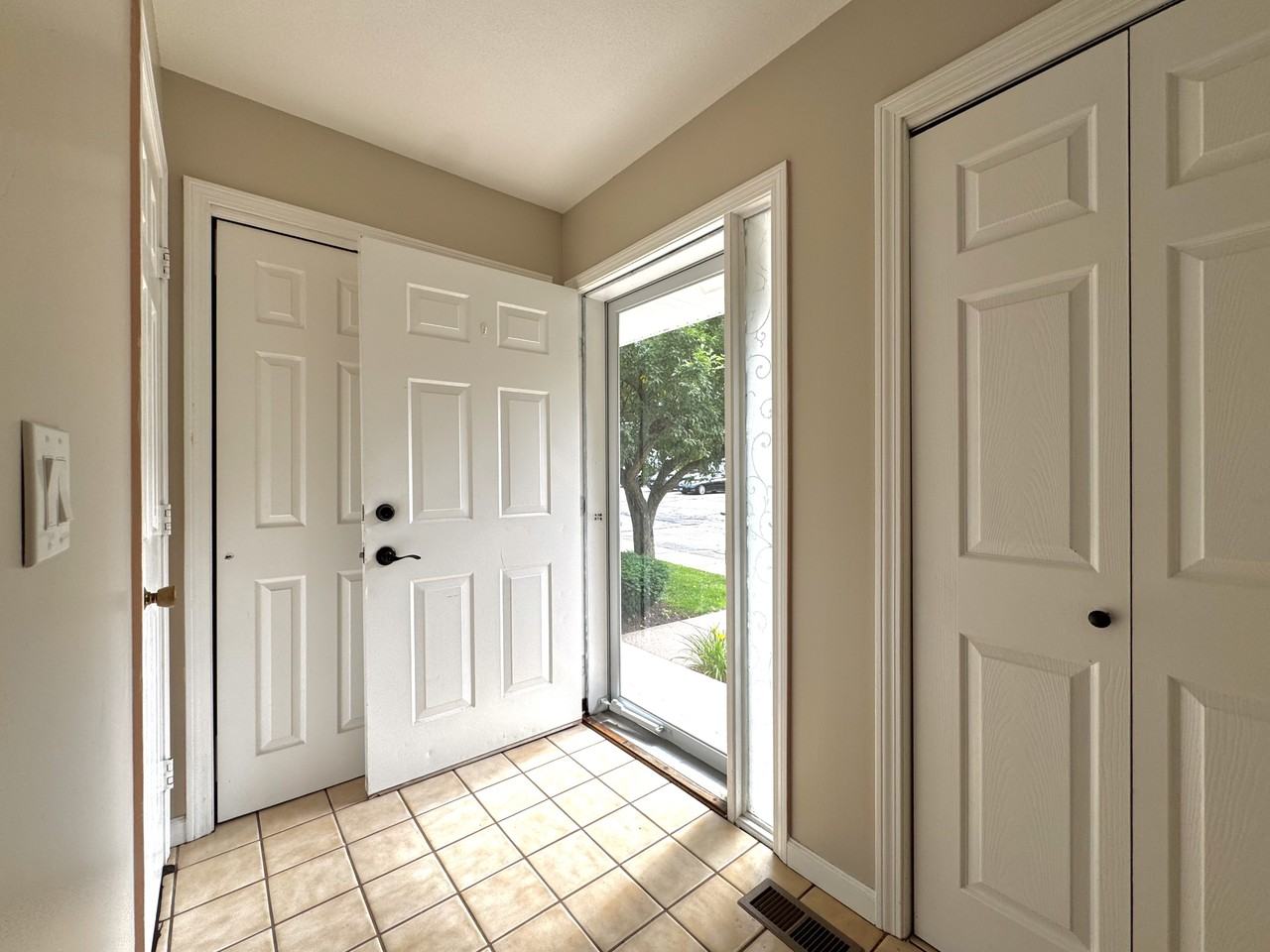 114 Oak Ridge Dr #114 - Photo 3 of 22