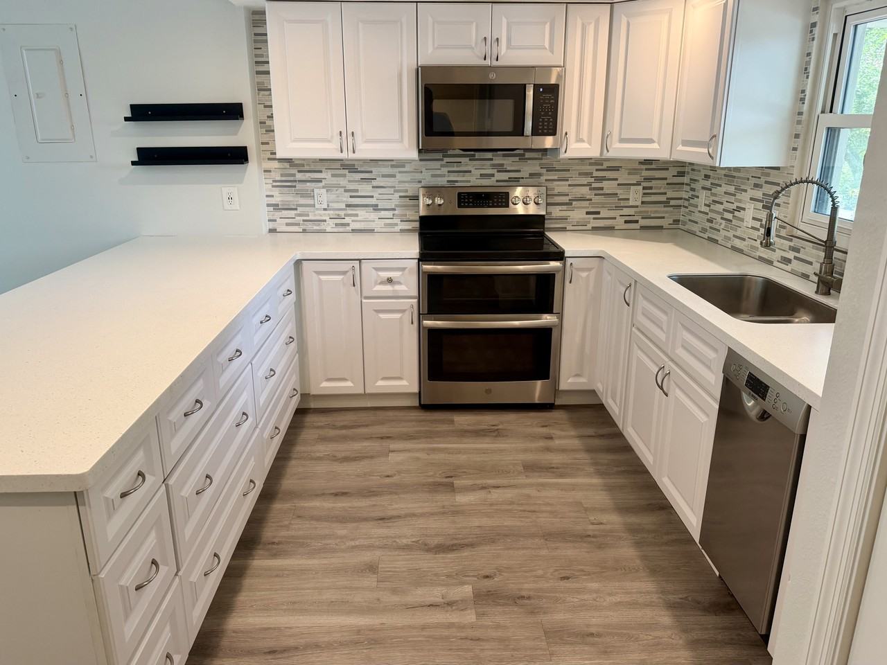 105 4th Ave Ne #206 - Photo 2 of 12
