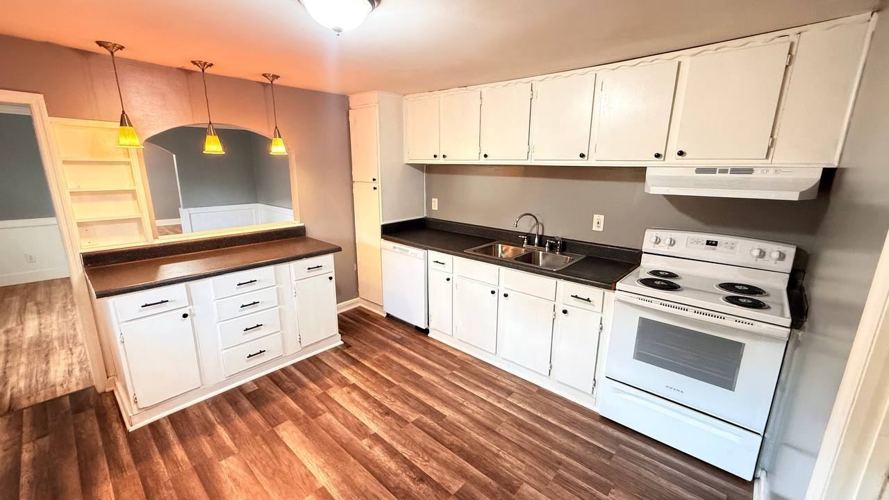 2402 15th St Sw #NA - Photo 2 of 21