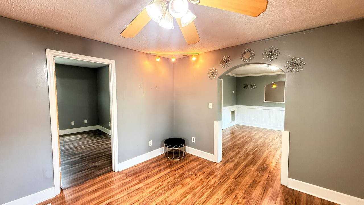 2402 15th St Sw #NA - Photo 5 of 21