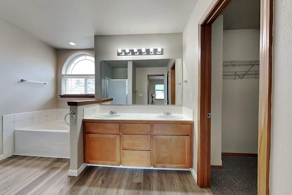 16123 West Port Royale Lane - Photo 6 of 10