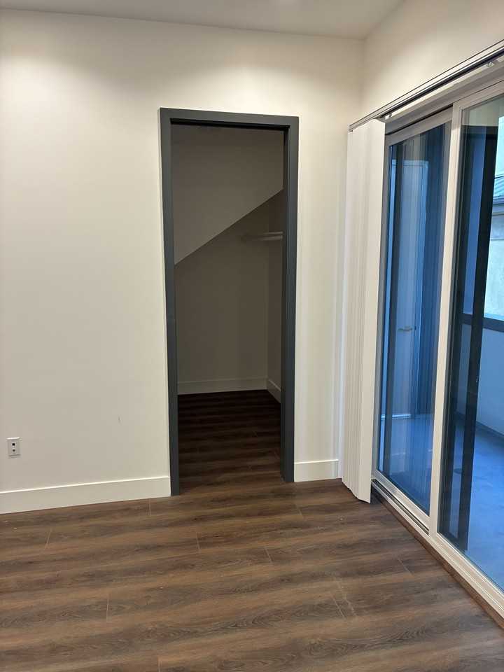 4079 1st Ave #4 - Photo 7 of 38