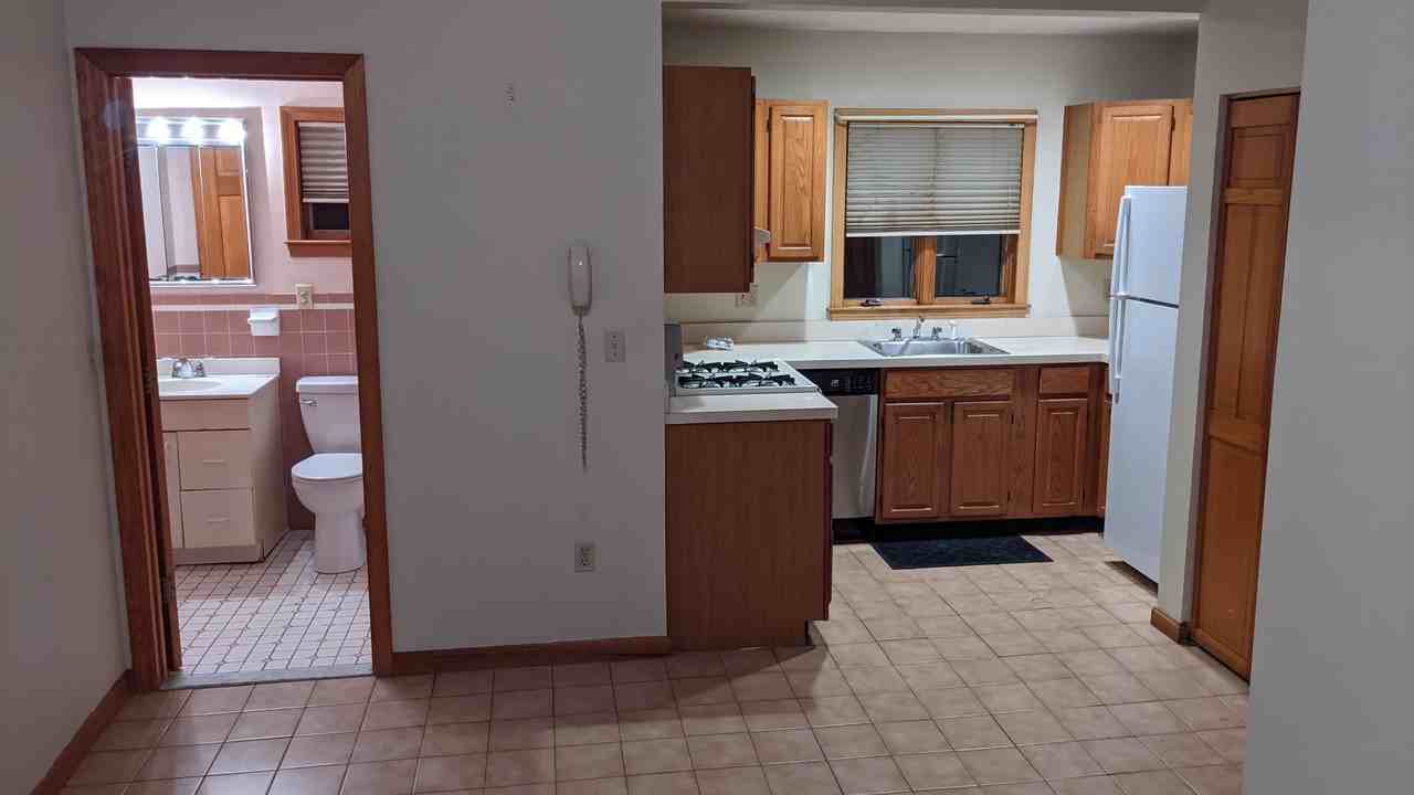 86 Oxford St #1 - Photo 7 of 9