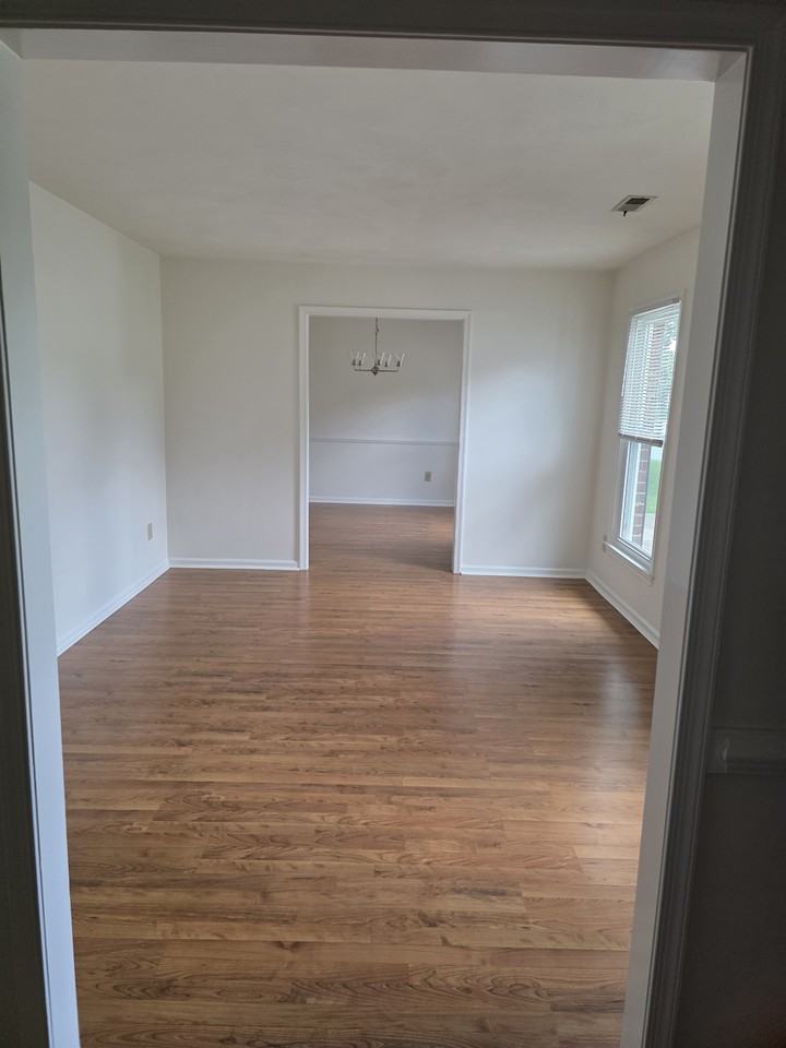 421 Currituck Drive - Photo 6 of 41
