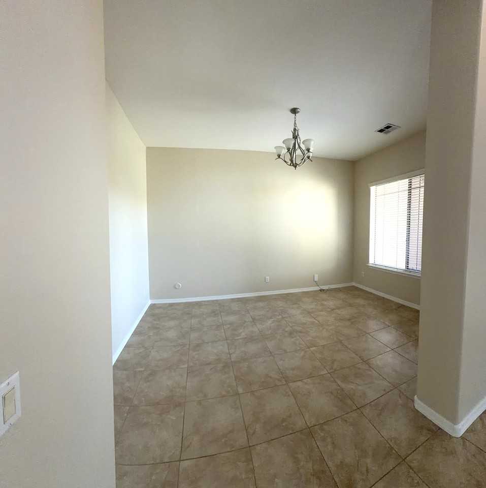 3163 S Porter St #NA - Photo 7 of 19