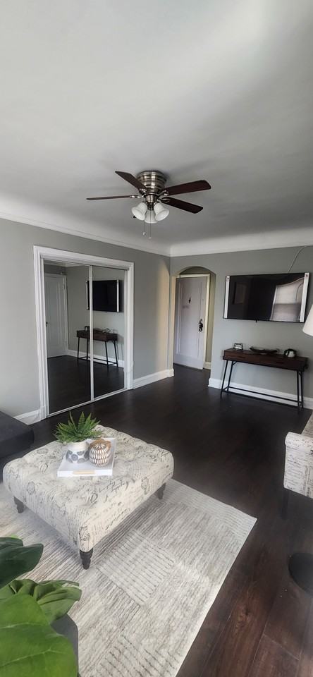 317 S Oak Park Ave #406 - Photo 4 of 17