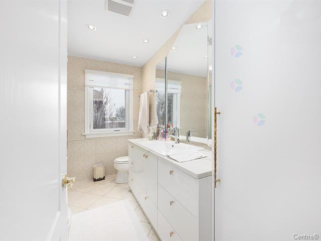 885 Boulevard Laird - Photo 5 of 9